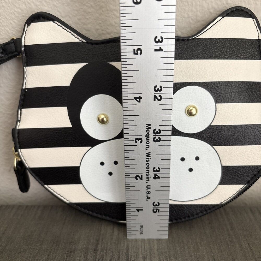 Luv Betsey Johnson Puppy Dog Wristlet Coin Purse Black & White Faux Leather - Picture 5 of 9